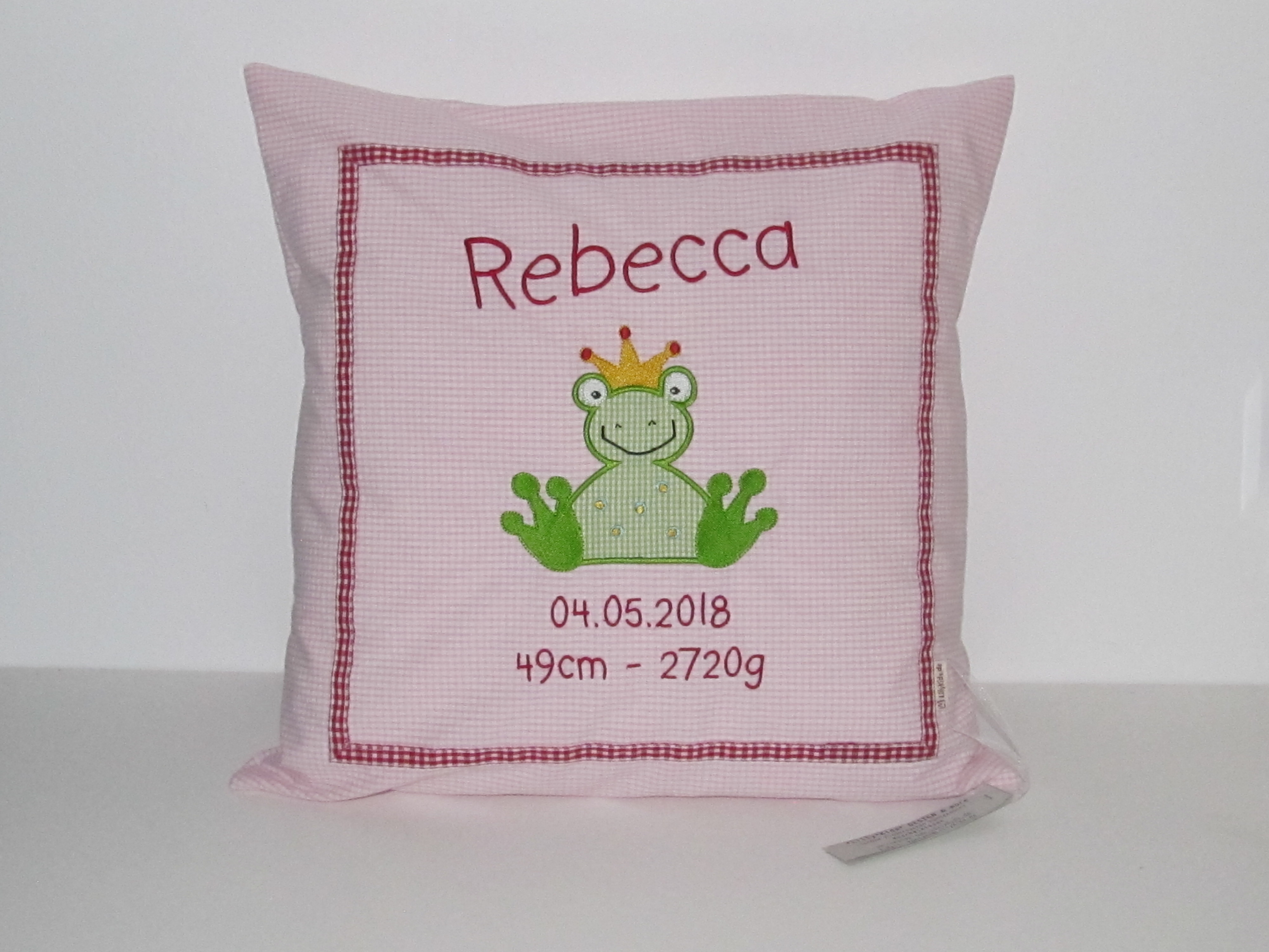 Kuschelkissen Froschkönig FREDDY– personalisiertes Dekokissen fürs Kinderzimmer | Lillykids – Bild 3